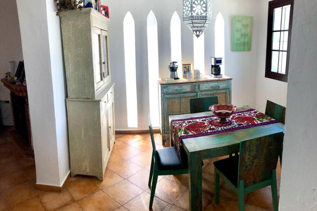 Gatu Premium Villa Lurberri Piscina Privada, 4 Dormitorios, 2 Banos, Parking , Jardines, " Preferente Mayores De 25 Anos Y Familias " In Y Barbacoa Chiclana de la Frontera Extérieur photo