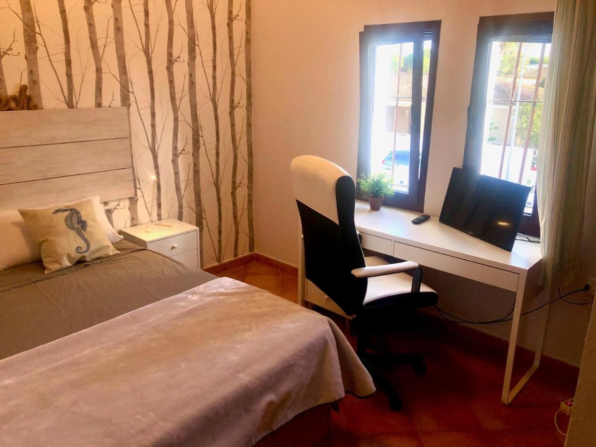 Gatu Premium Villa Lurberri Piscina Privada, 4 Dormitorios, 2 Banos, Parking , Jardines, " Preferente Mayores De 25 Anos Y Familias " In Y Barbacoa Chiclana de la Frontera Extérieur photo