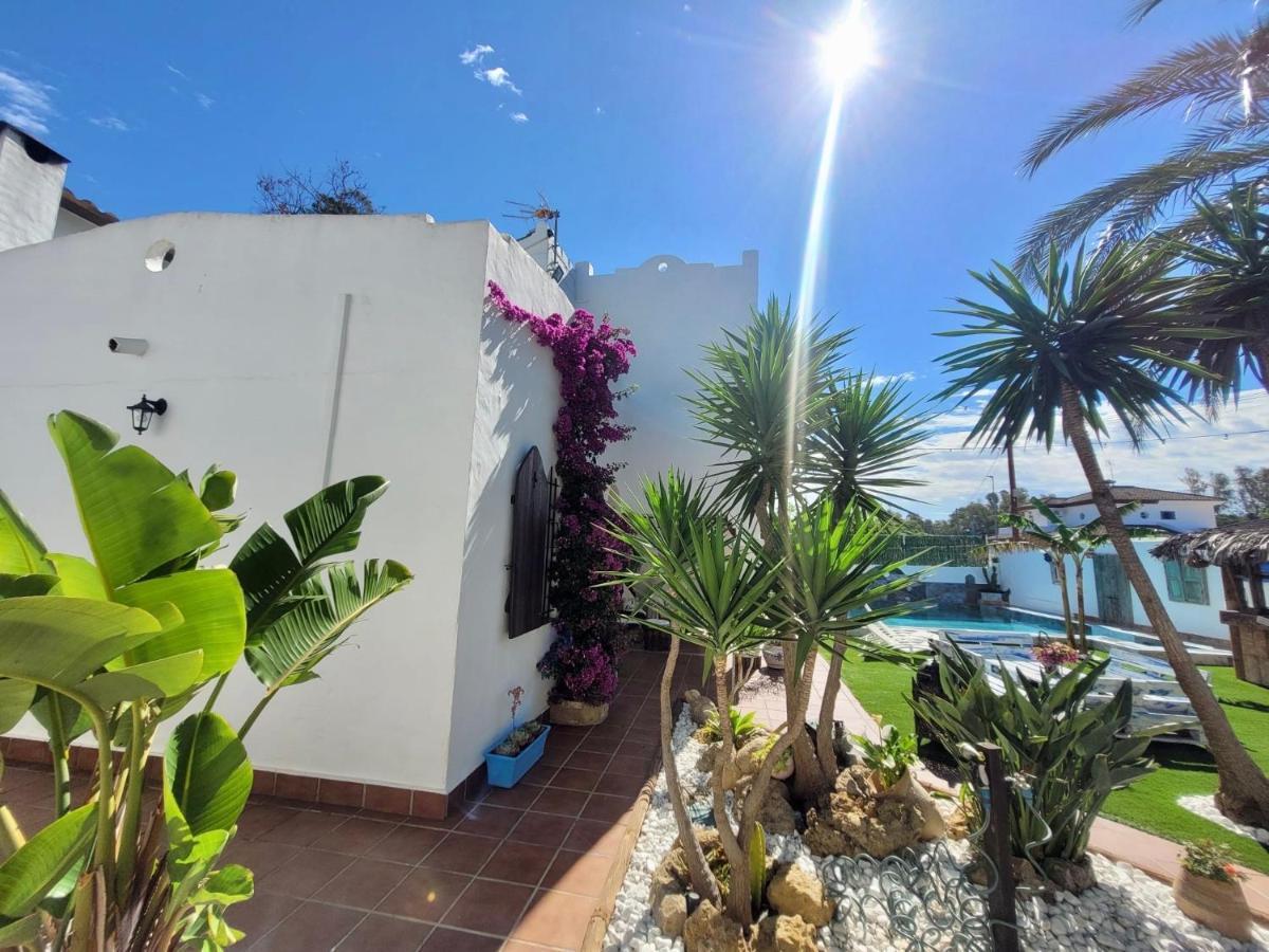 Gatu Premium Villa Lurberri Piscina Privada, 4 Dormitorios, 2 Banos, Parking , Jardines, " Preferente Mayores De 25 Anos Y Familias " In Y Barbacoa Chiclana de la Frontera Extérieur photo